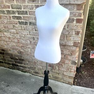 Female Dress Form Mannequin